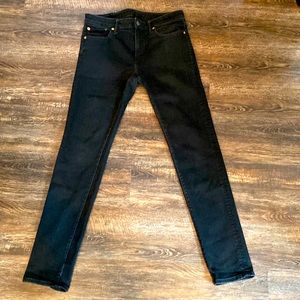 Black American Eagle men’s skinny jeans. 32x34